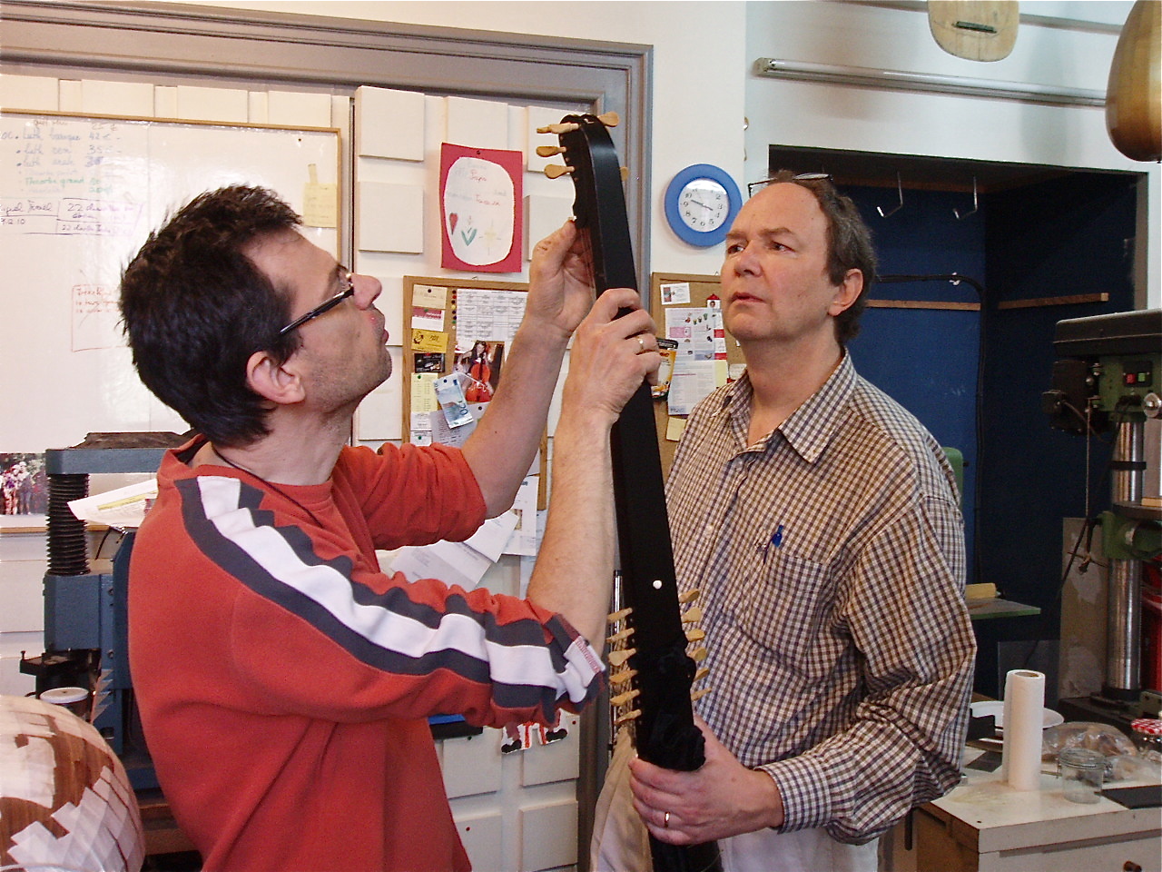 Avec Wolfgang Früh, luthier, Paris, 2012